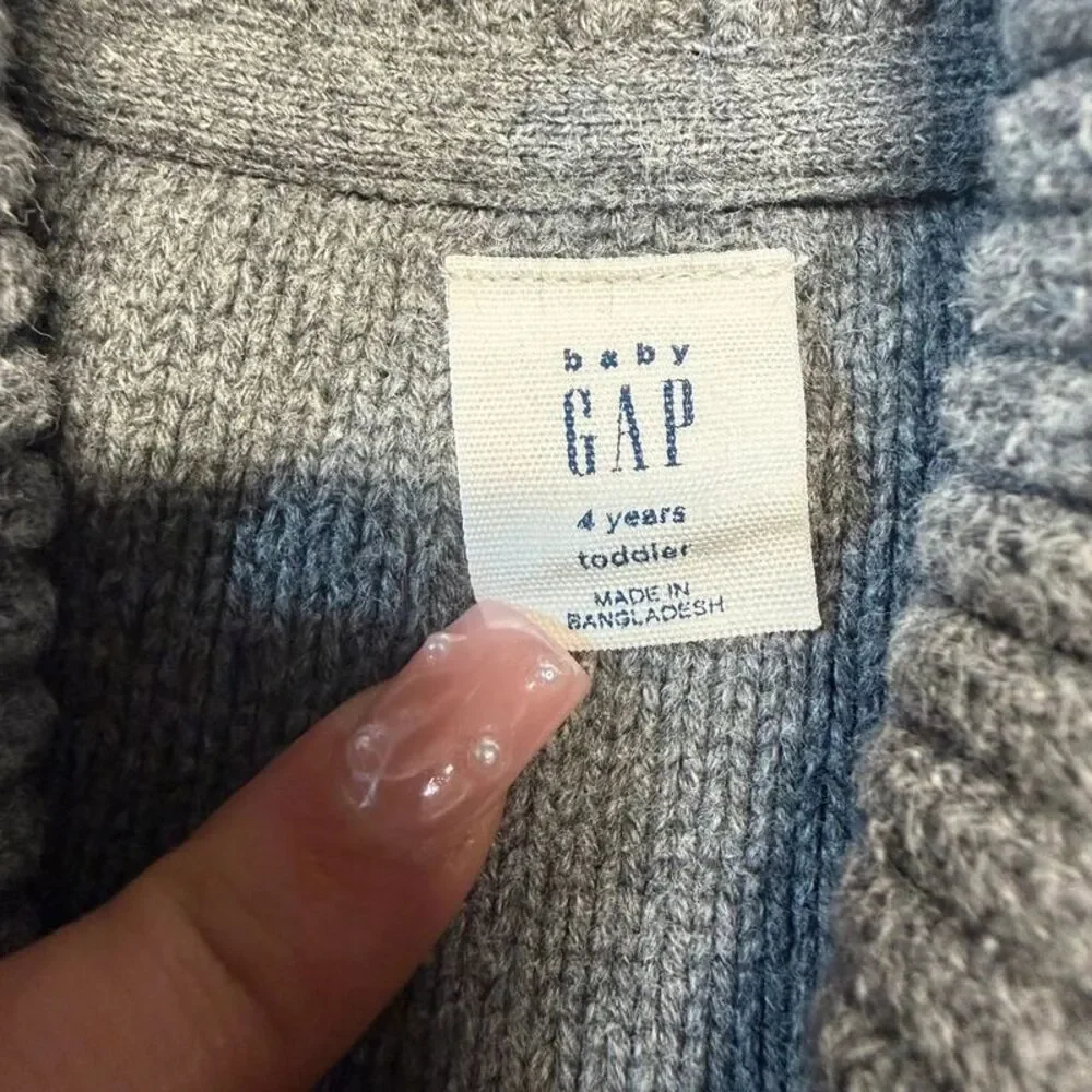 Gap  4T / 4 Boys Girls Unisex Gray Knit Sweater